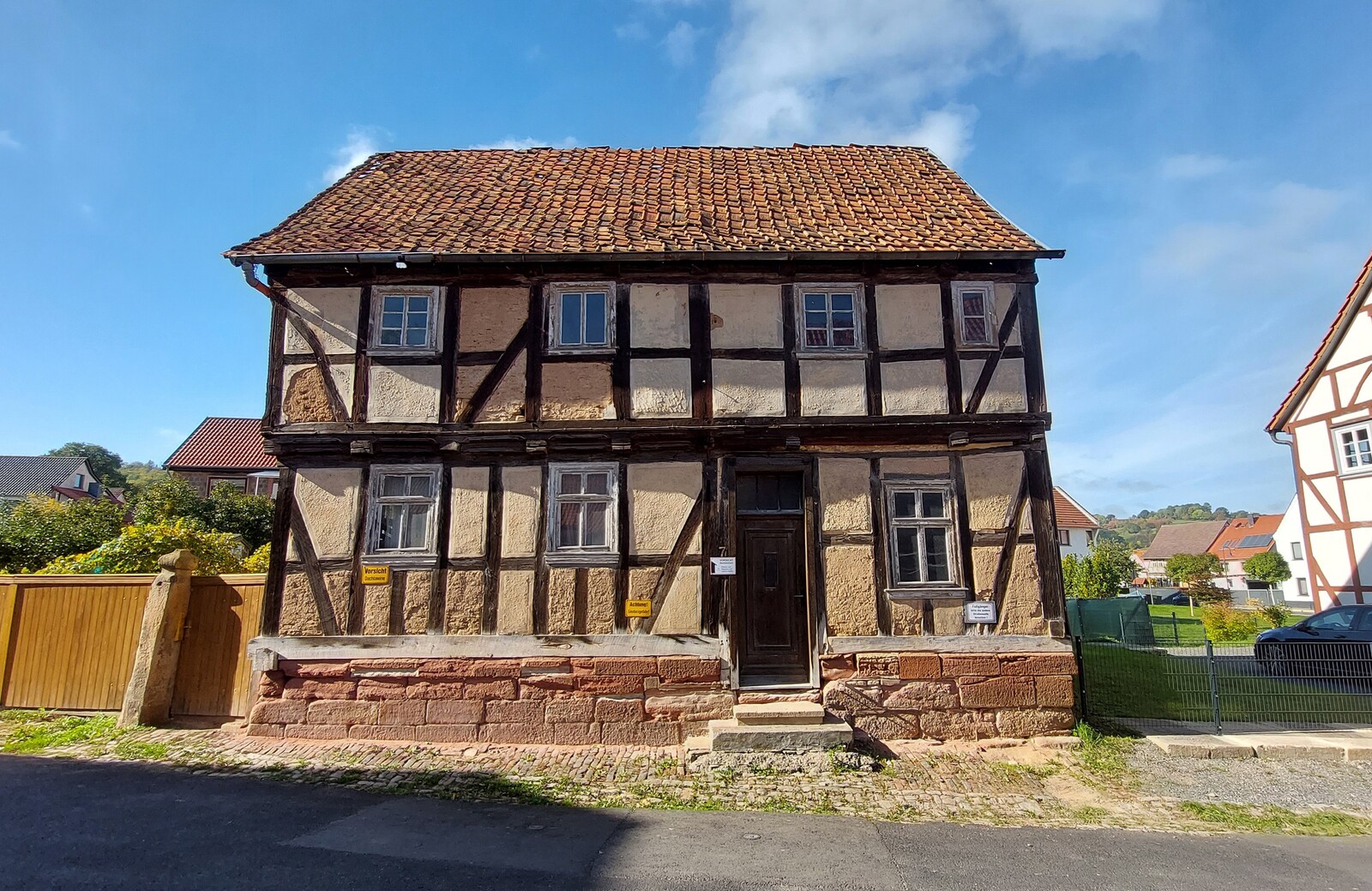 Pfarrgasse 7, Großburschla, Straßenansicht, ProjektStadt